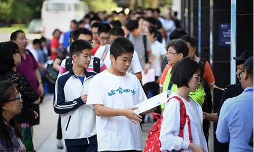 高考考完了还要回学校吗_高考学生考完高考